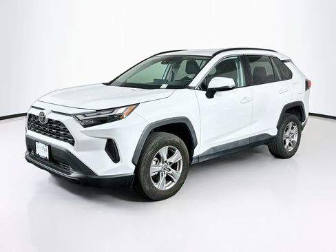 Used 2024 Toyota RAV4 XLE FWD image 3
