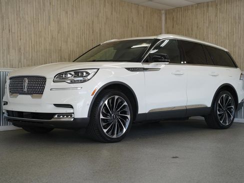 Used 2023 Lincoln Aviator Reserve w/ Equipment Group 201A image 4