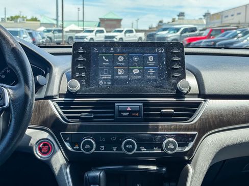 Used 2020 Honda Accord EX image 12