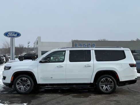 Used 2024 Jeep Wagoneer L Series II w/ Flexible Seating Group image 45