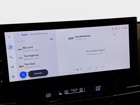 Used 2025 Toyota Sienna XSE w/ XSE Plus Package image 16