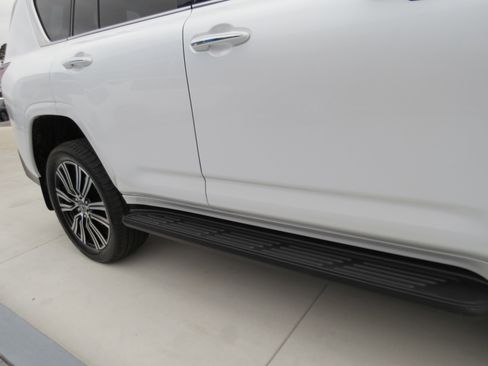 Used 2024 Lexus LX 600 4WD w/ Luxury Package image 10