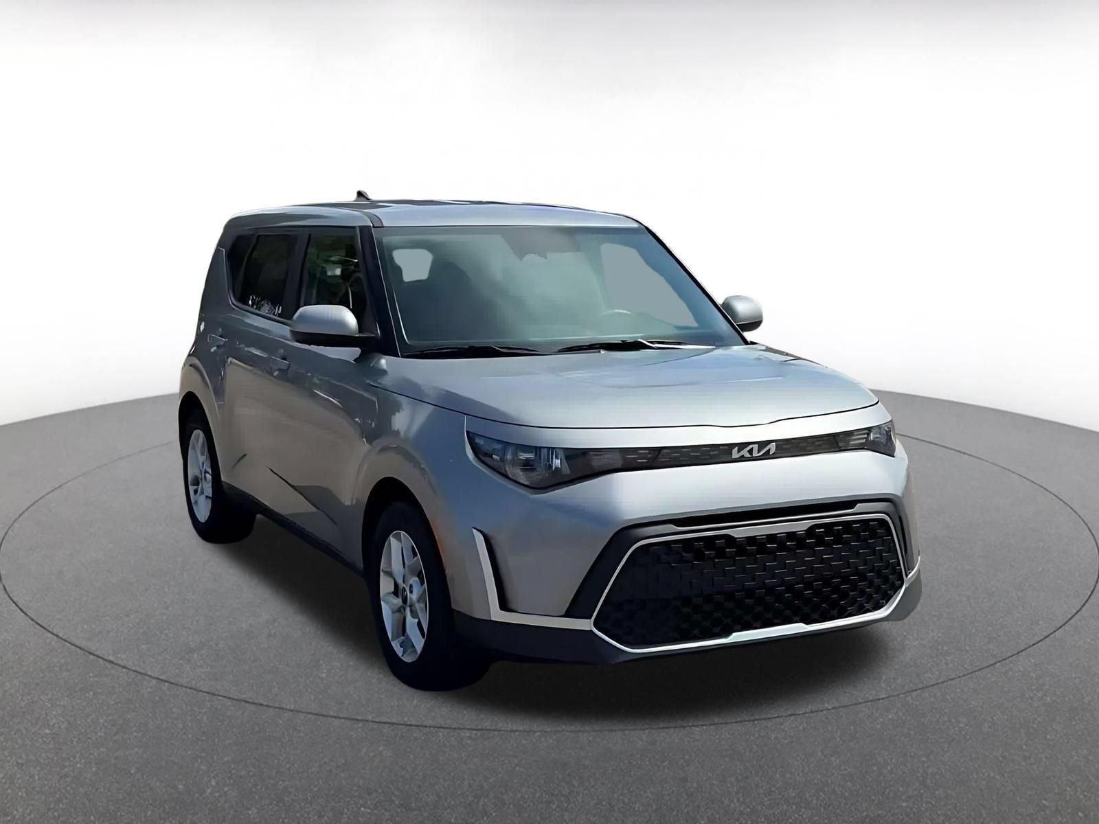 Used 2025 Kia Soul LX w/ LX Technology Package FWD image 3