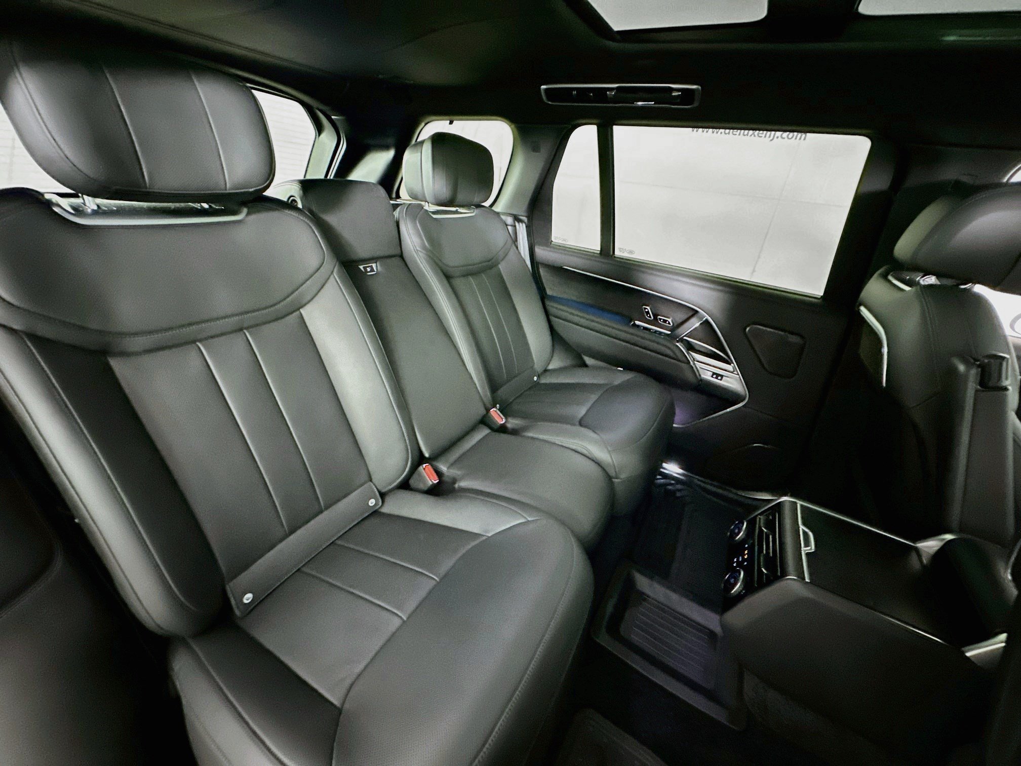 Used 2024 Land Rover Range Rover Long Wheelbase Autobiography AWD/4WD image 26