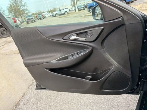 Used 2025 Chevrolet Malibu LT FWD image 30