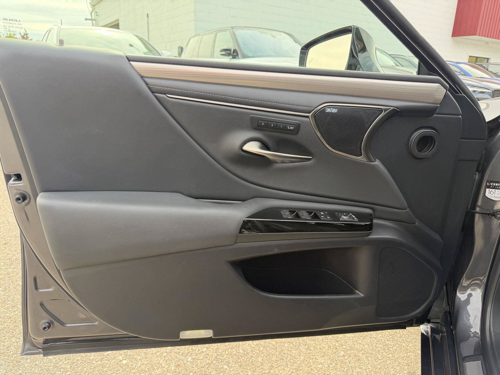 Used 2023 Lexus ES 350 F Sport w/ Accessory Package (Z2) FWD image 10