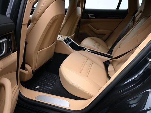 Used 2018 Porsche Panamera 4S image 24