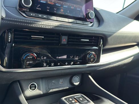 Used 2022 Nissan Rogue SV image 22