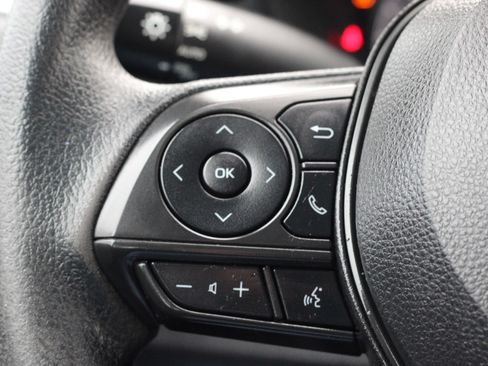 Used 2022 Toyota Corolla LE FWD image 16