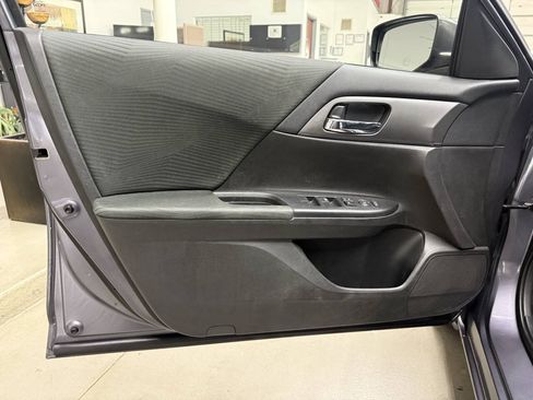 Used 2015 Honda Accord LX image 10