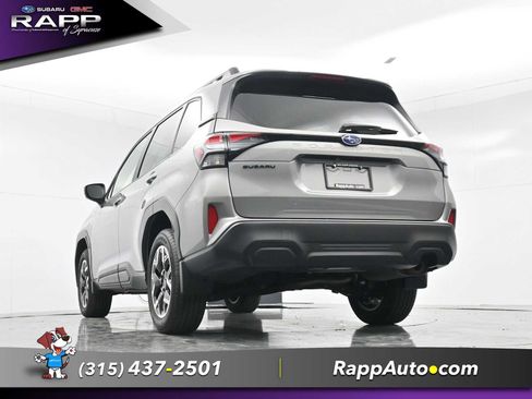 Used 2025 Subaru Forester Premium AWD/4WD image 32
