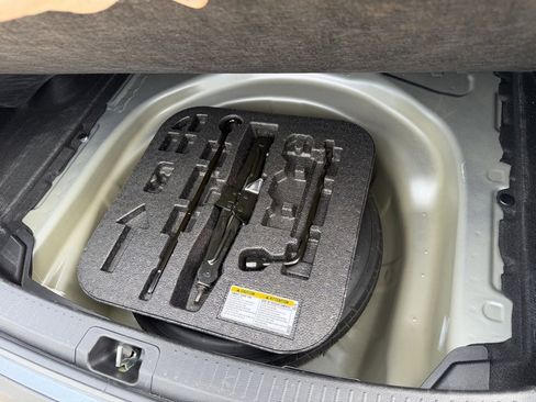 Certified 2022 Toyota Corolla SE w/ SE Premium Package image 28