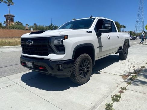 Used 2025 Chevrolet Silverado 2500 LT w/ Trail Boss Package AWD/4WD image 2