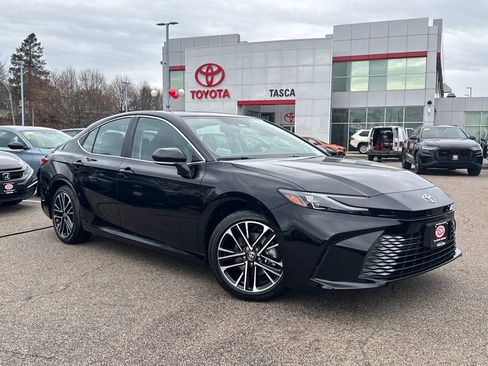 Used 2026 Toyota Camry XSE image 1