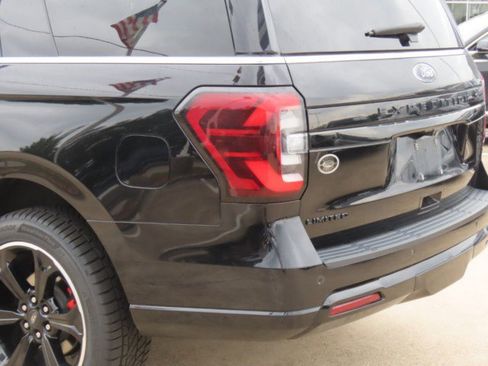 Used 2023 Ford Expedition Limited AWD/4WD image 14