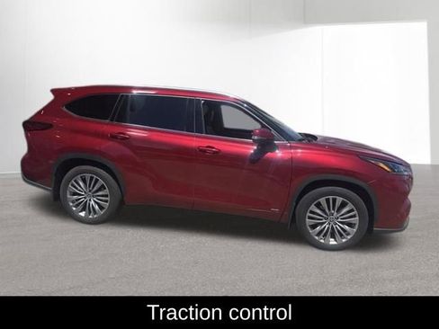 Used 2022 Toyota Highlander Platinum AWD/4WD image 9