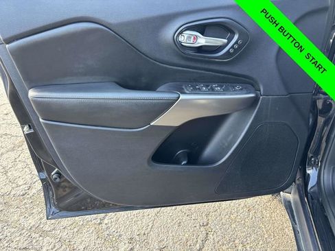 Used 2021 Jeep Cherokee Limited w/ Mopar Interior Package image 10