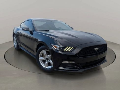 Used 2016 Ford Mustang Coupe RWD image 7