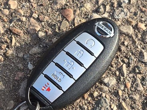 Used 2017 Nissan Maxima 3.5 SV FWD image 29