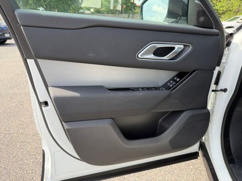 Used 2025 Land Rover Range Rover Velar S AWD/4WD image 20