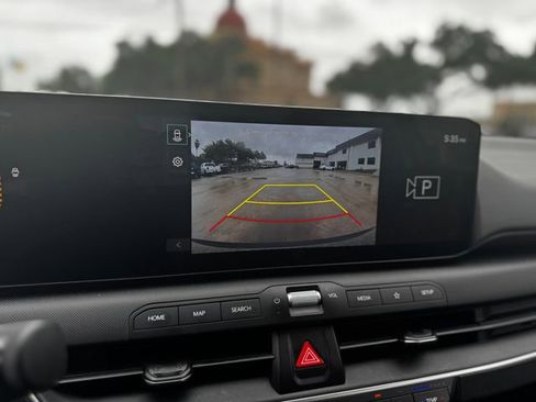 Used 2025 Kia K4 LXS image 13