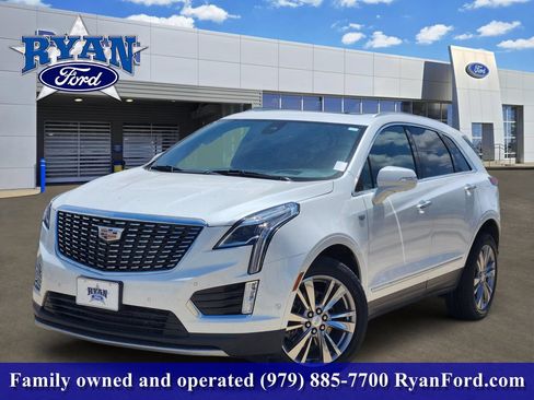 Used 2023 Cadillac XT5 Premium Luxury w/ Technology Package FWD image 1