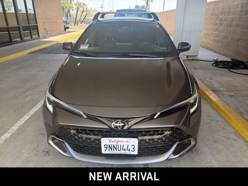 Used 2025 Toyota Corolla XSE FWD image 2