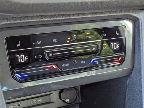 Certified 2022 Volkswagen Tiguan SE R-Line image 21