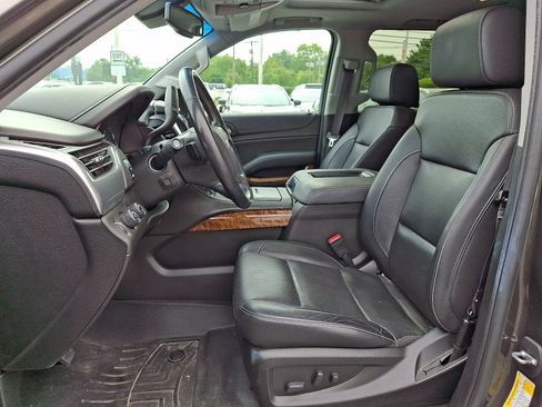Used 2019 Chevrolet Suburban Premier AWD/4WD image 15