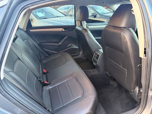 Used 2020 Volkswagen Passat 2.0T SE image 22