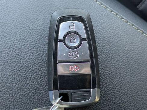 Used 2018 Ford Fusion SE w/ Equipment Group 201A image 35