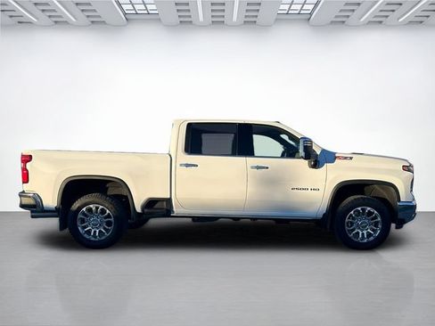 Used 2024 Chevrolet Silverado 2500 LTZ w/ LTZ Premium Package AWD/4WD image 3