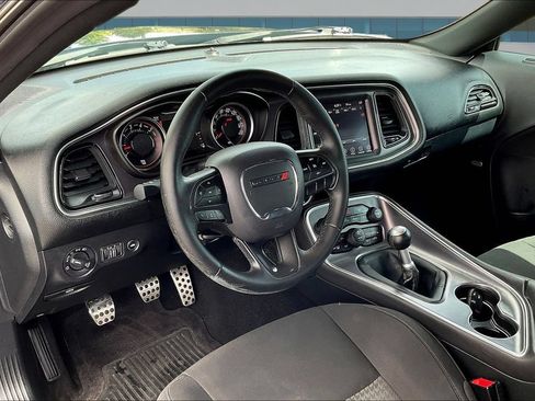 Used 2017 Dodge Challenger R/T Scat Pack RWD image 17