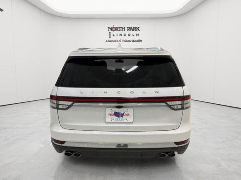 Used 2020 Lincoln Aviator Reserve w/ Equipment Group 202A AWD/4WD image 4