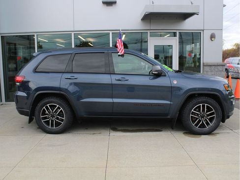 Used 2019 Jeep Grand Cherokee Trailhawk image 3