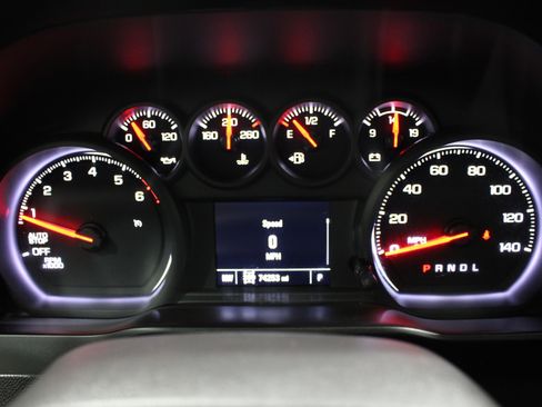 Used 2021 Chevrolet Silverado 1500 Custom AWD/4WD image 13