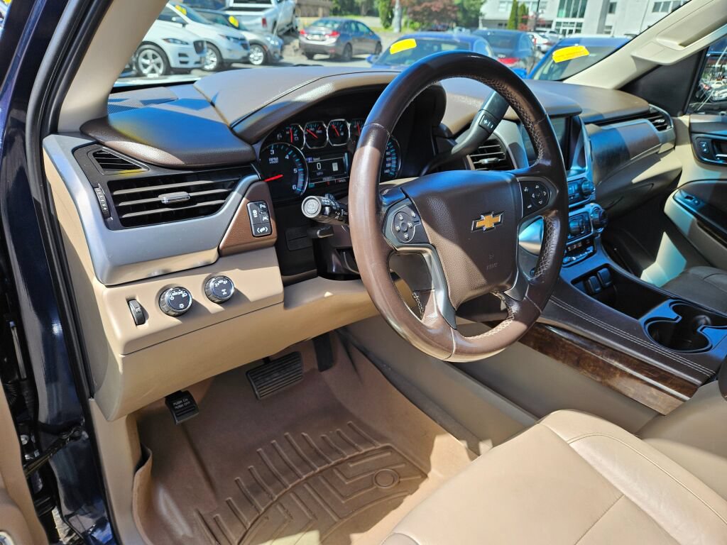 Used 2019 Chevrolet Suburban LT AWD/4WD image 17