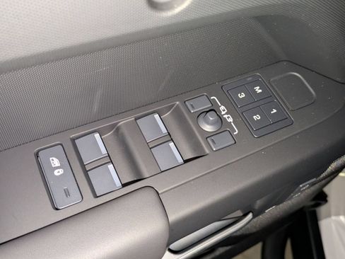New 2026 Land Rover Defender 110 S AWD/4WD image 12