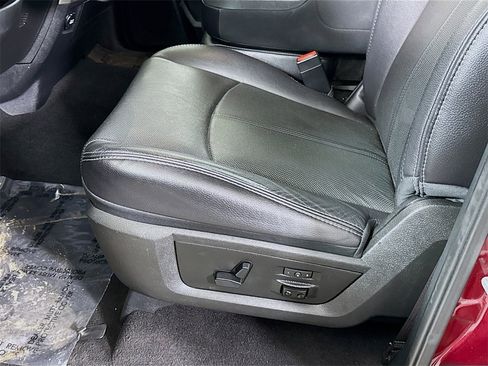 Used 2018 RAM 1500 Laramie image 25