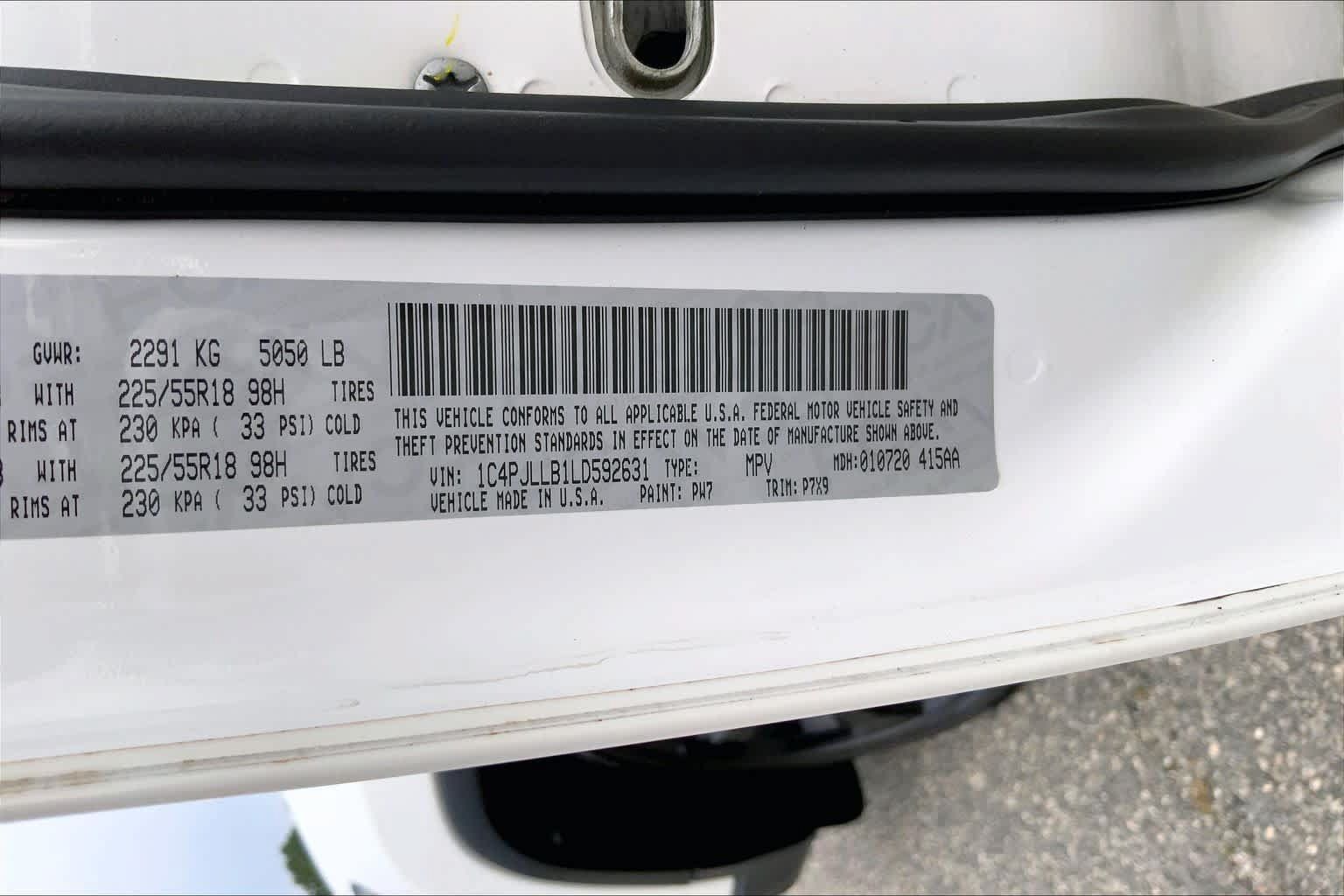 Used 2020 Jeep Cherokee Latitude Plus FWD image 28
