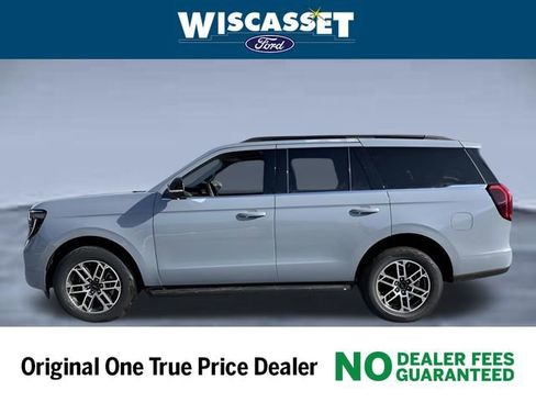 New 2026 Ford Expedition Active image 2