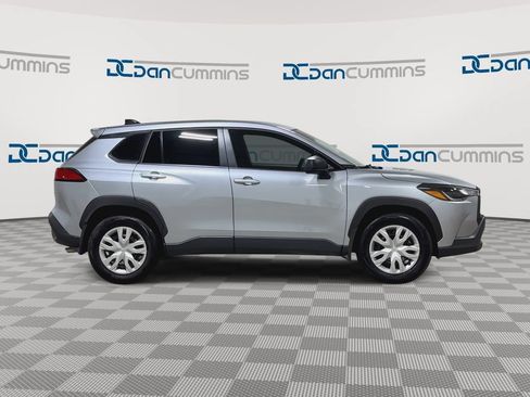 Used 2024 Toyota Corolla Cross L AWD/4WD image 9