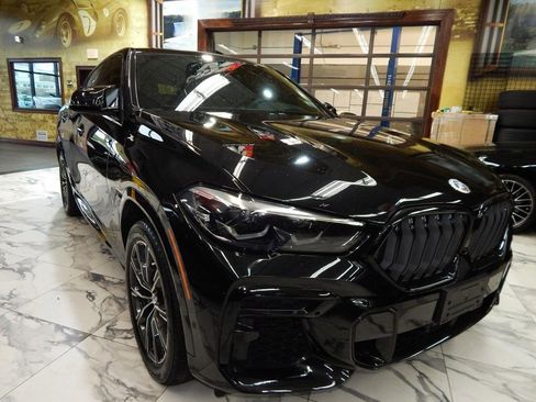 Used 2023 BMW X6 xDrive40i w/ M Sport Package image 2