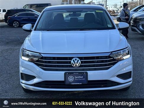 Certified 2021 Volkswagen Jetta SE image 9