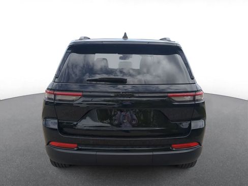 Certified 2024 Jeep Grand Cherokee Altitude AWD/4WD image 7