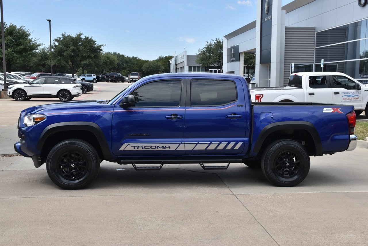 Used 2023 Toyota Tacoma SR5 RWD image 12