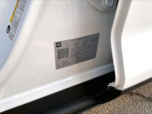 Used 2025 Chevrolet Traverse LT image 21