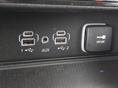 Used 2023 Jeep Grand Cherokee Limited w/ Luxury Tech Group II AWD/4WD image 21