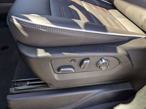 Certified 2025 GMC Yukon XL AT4 Ultimate w/ LPO, Floor Liner Package AWD/4WD image 22