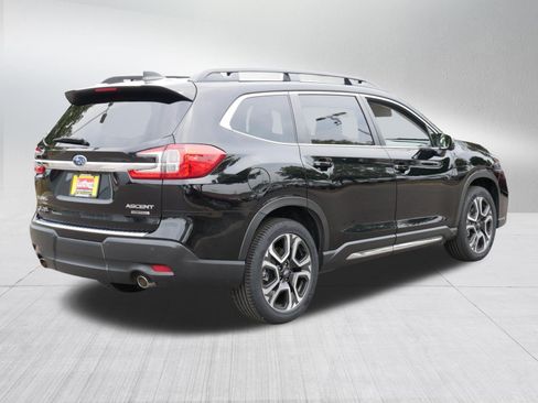 Used 2023 Subaru Ascent Limited w/ Technology Package AWD/4WD image 7
